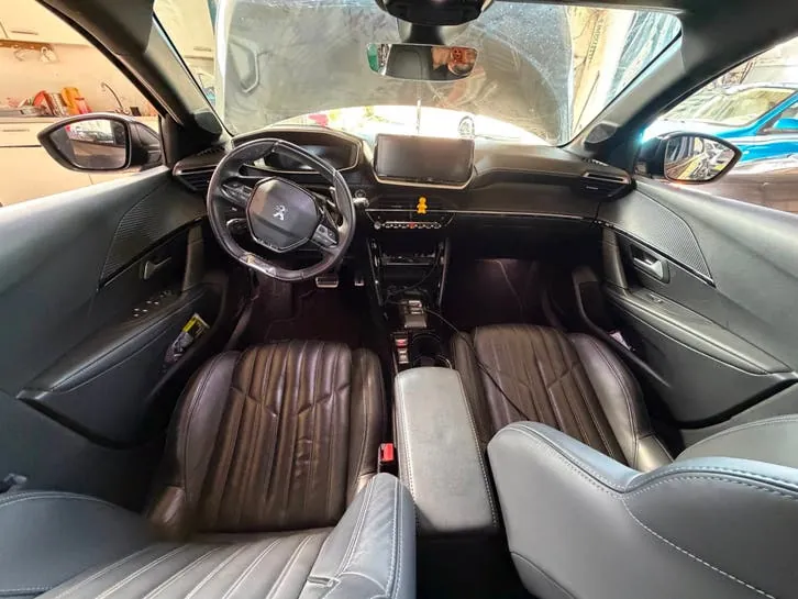 Peugeot 208 2022 photo 2