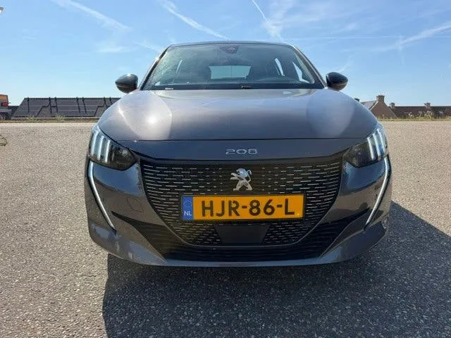 Peugeot 208 2022 photo 3