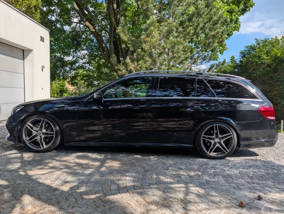 Mercedes-Benz E-Class 2013 photo 2