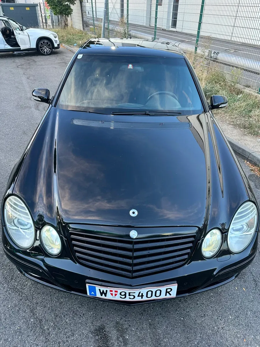 Mercedes-Benz E-Class 2006 photo 3