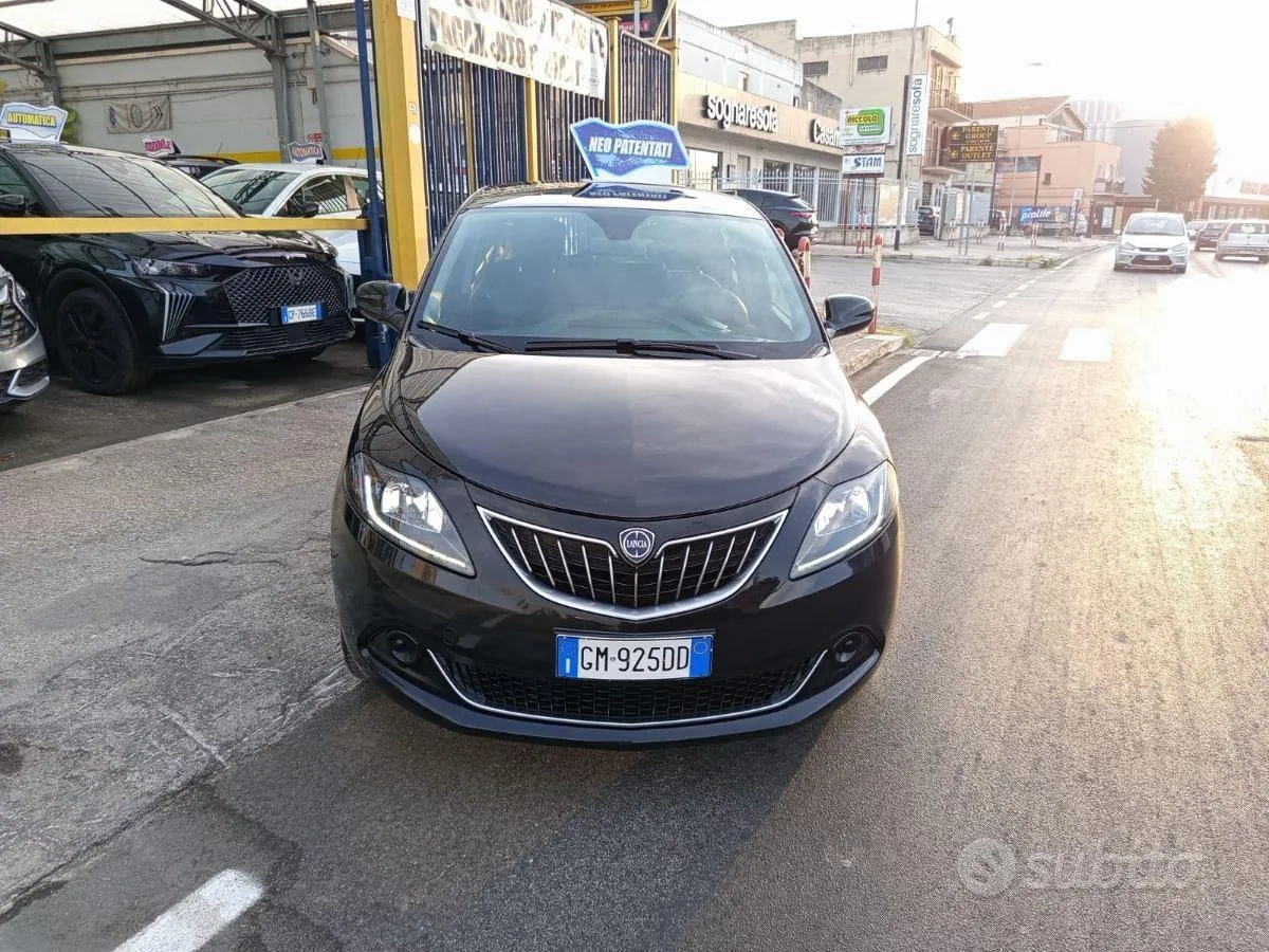 Lancia Ypsilon 2022 photo 2