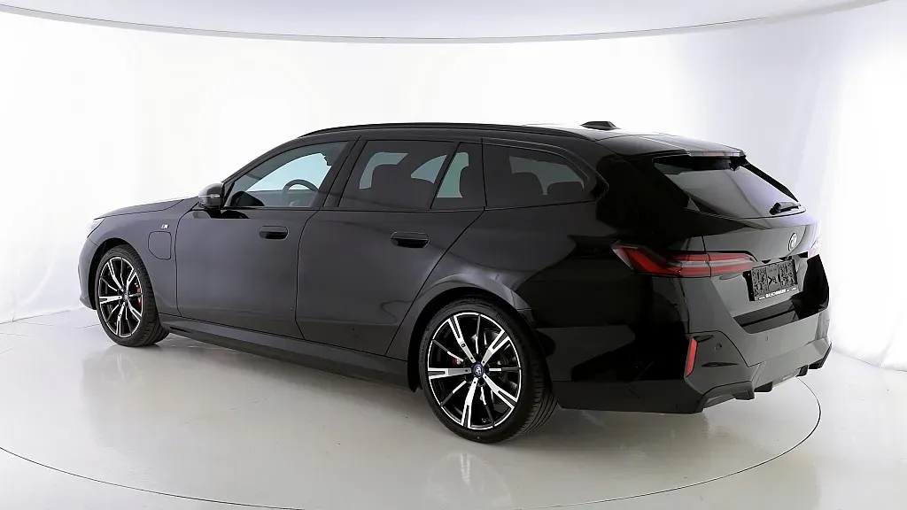 BMW 5 Series 2025 photo 3