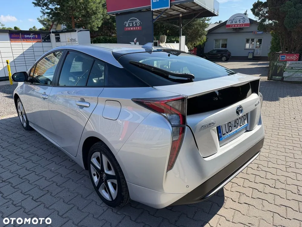 Toyota Prius 2017 photo 4