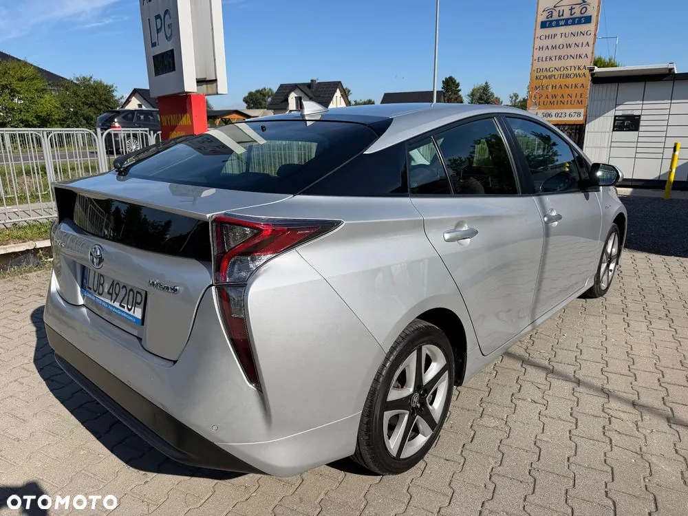 Toyota Prius 2017 photo 3