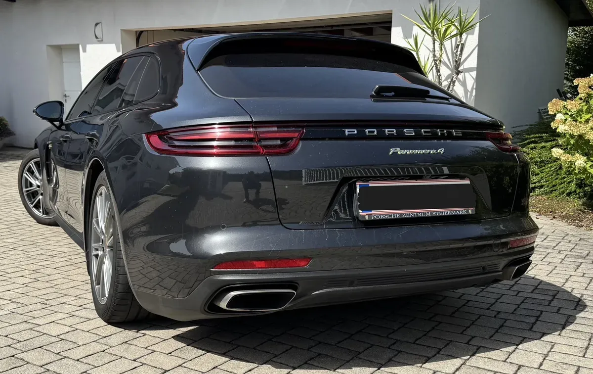 Porsche Panamera 2018 photo 2