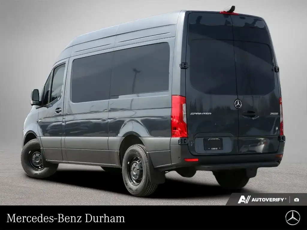 Mercedes-Benz Sprinter 2026 photo 4