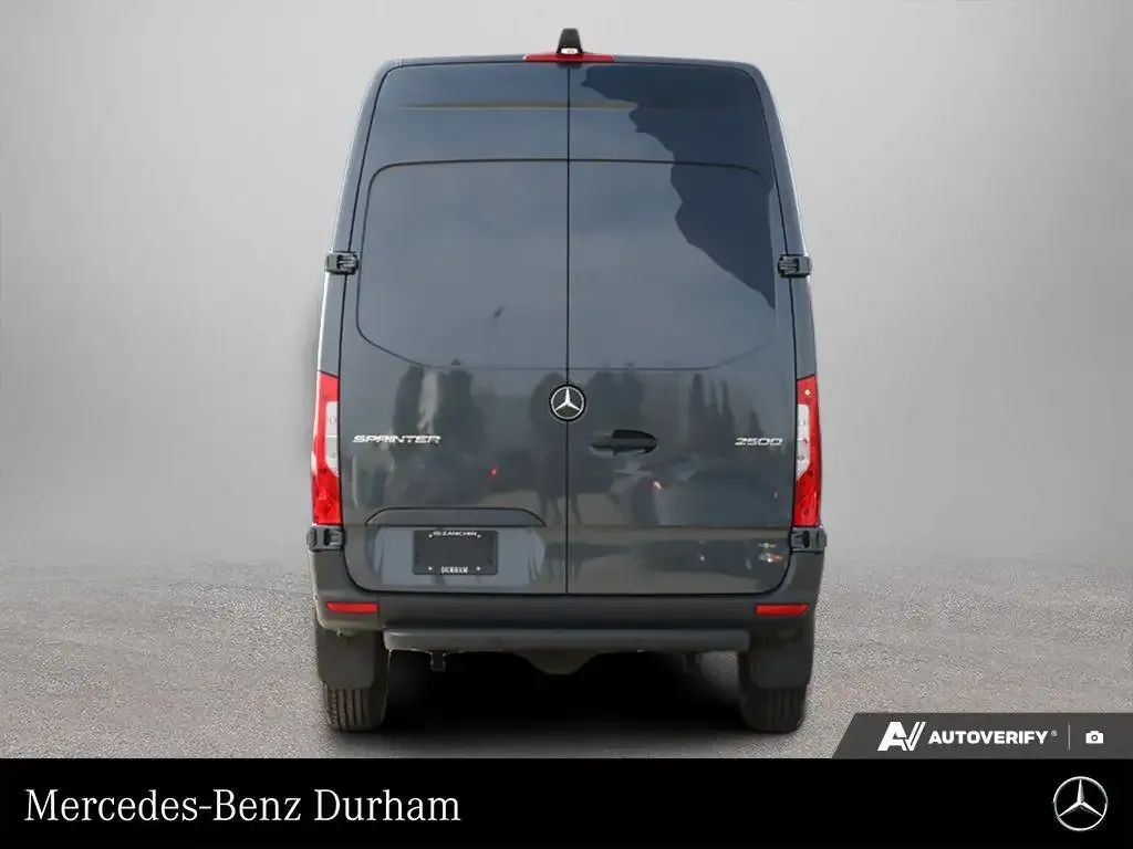 Mercedes-Benz Sprinter 2026 photo 5