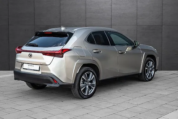 Lexus Ux300E 2024 photo 4