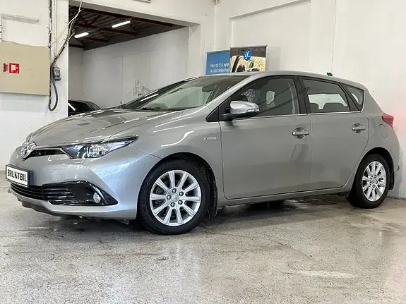 Toyota Auris 2017 photo 2