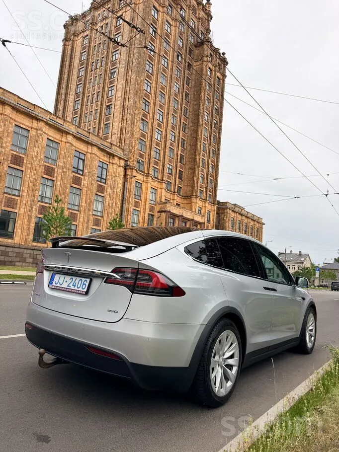 Tesla Model X 2017 photo 5
