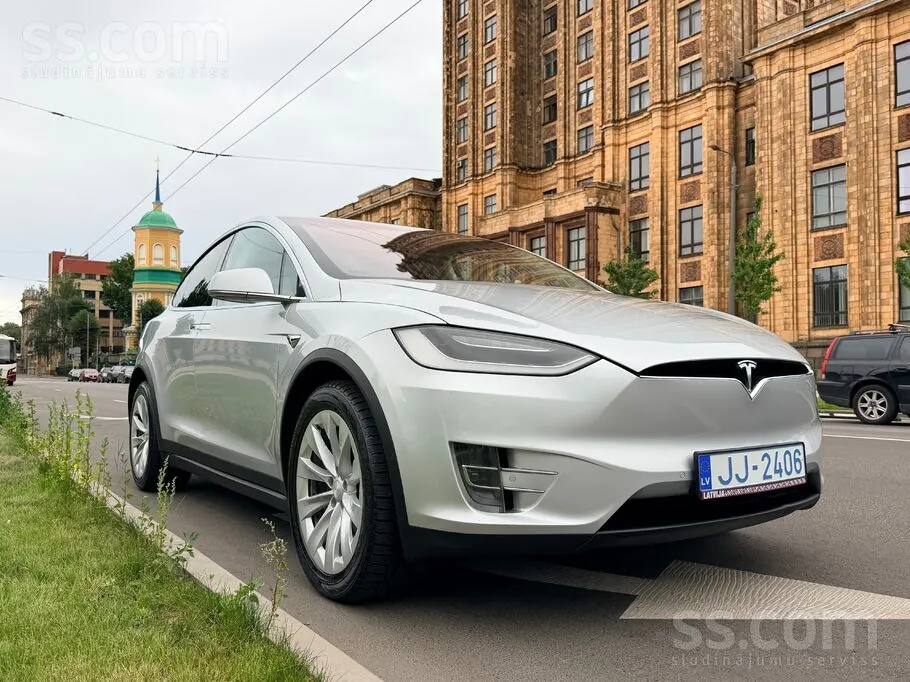 Tesla Model X 2017 photo 3