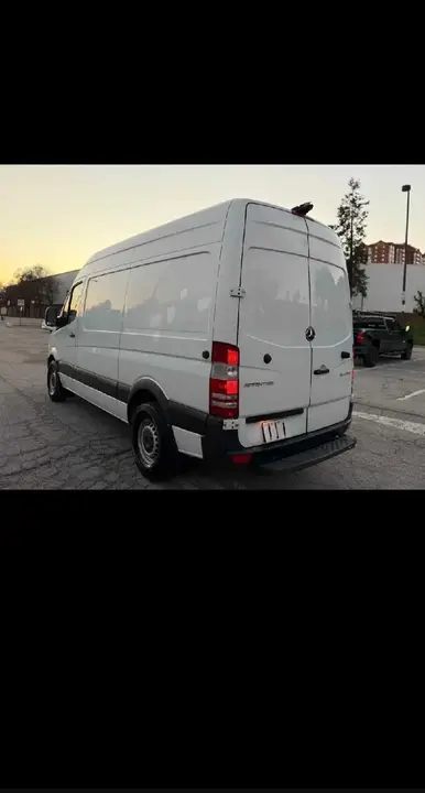 Mercedes-Benz Sprinter Van 2016 photo 3