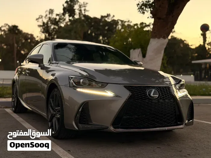 Lexus Is 2018 photo 3