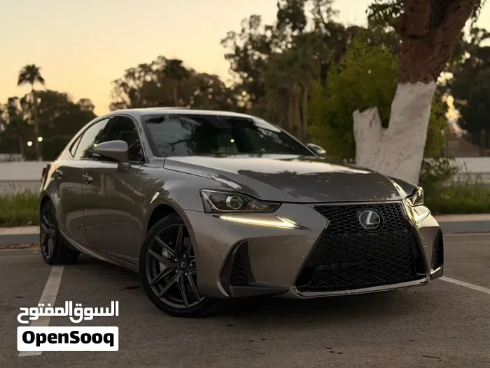 Lexus Is 2018 photo 4