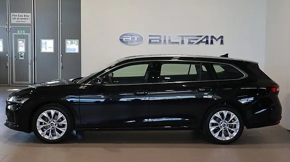 Skoda Superb 2025 photo 2