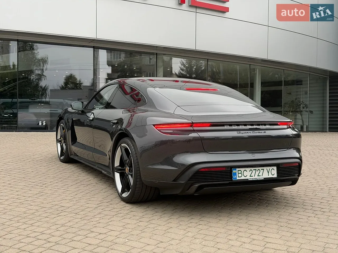 Porsche Taycan 2020 photo 5