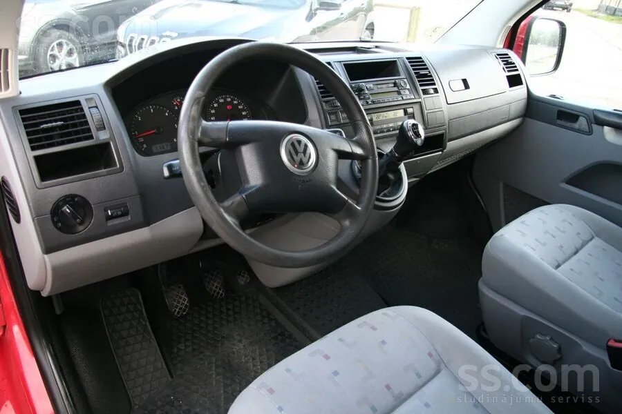Volkswagen Caravelle 2005 photo 5