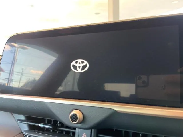 Toyota Crown Crossover 2022 photo 3