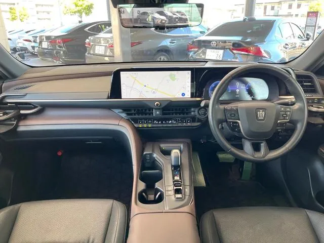 Toyota Crown Crossover 2022 photo 2