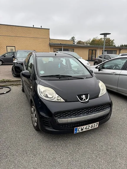 Peugeot 107 2010 photo 2