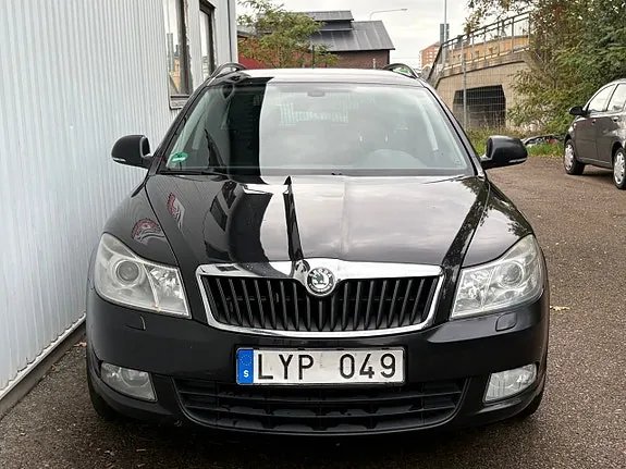 Skoda Octavia 2012 photo 3