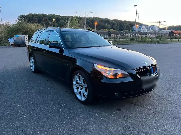 BMW 525I