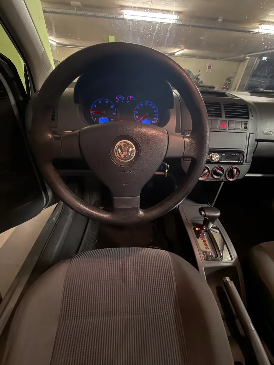 Volkswagen Polo 2006 photo 2