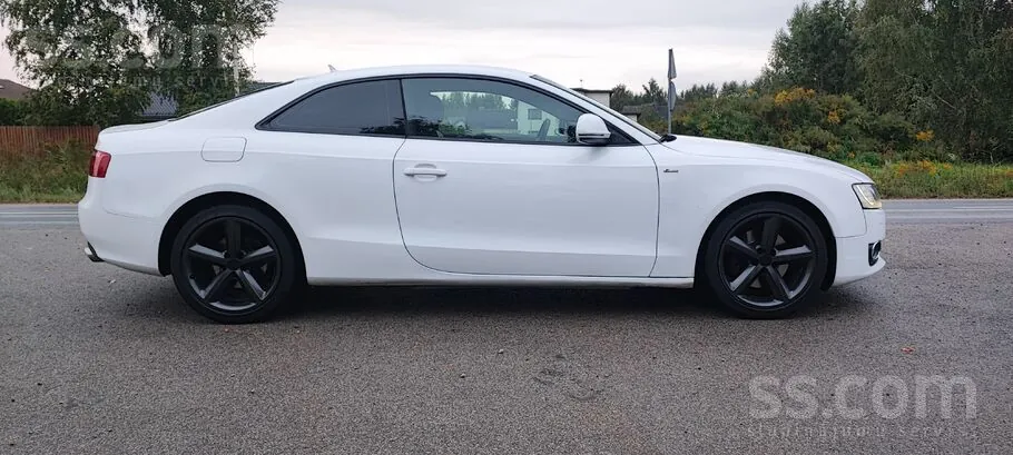 Audi A5 2009 photo 2
