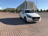 Mazda 2 2021 photo 3