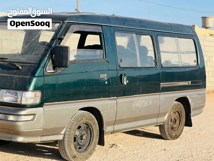 Mitsubishi Delica 2012 photo 2