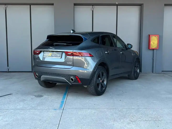 Jaguar E-Pace 2018 photo 5
