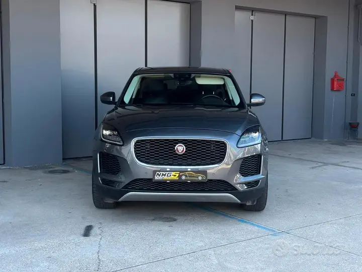 Jaguar E-Pace 2018 photo 4