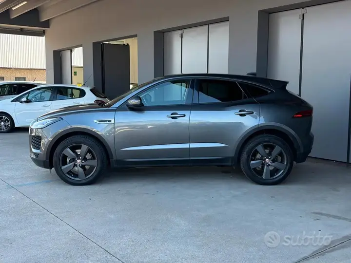 Jaguar E-Pace 2018 photo 3