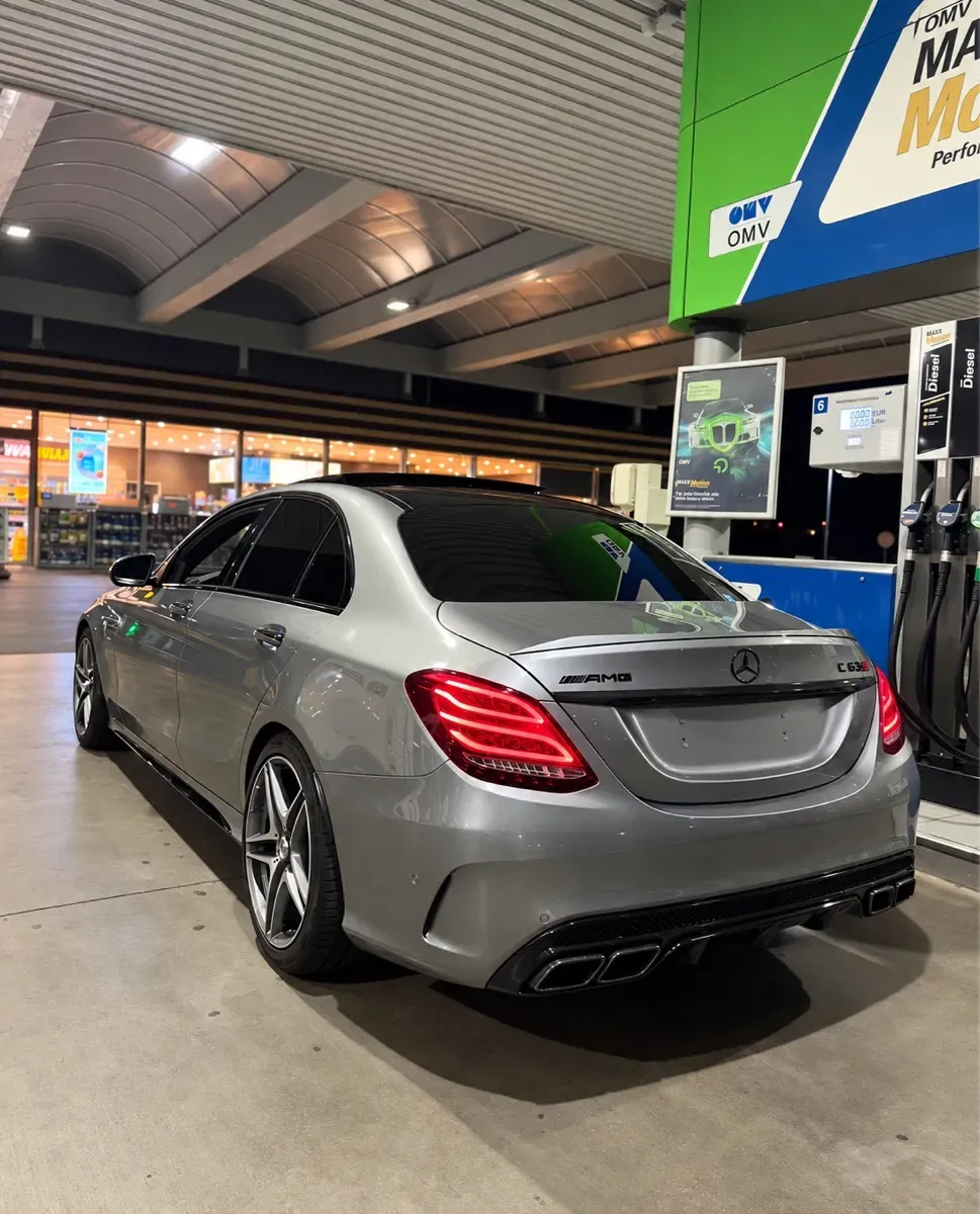 Mercedes-Benz C-Class 2015 photo 2