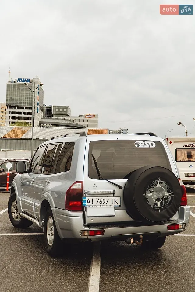 Mitsubishi Pajero Wagon 2004 photo 4