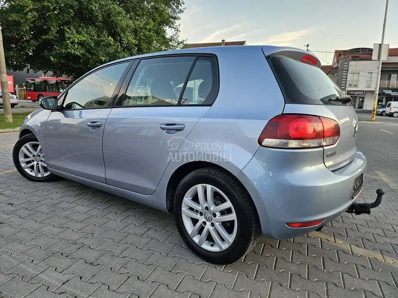 Volkswagen Golf 2010 photo 4