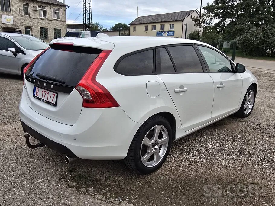 Volvo V60 2011 photo 4