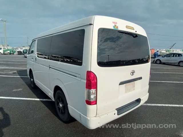 Toyota Hiace 2007 photo 3