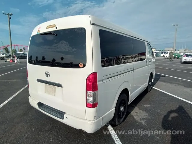 Toyota Hiace 2007 photo 4