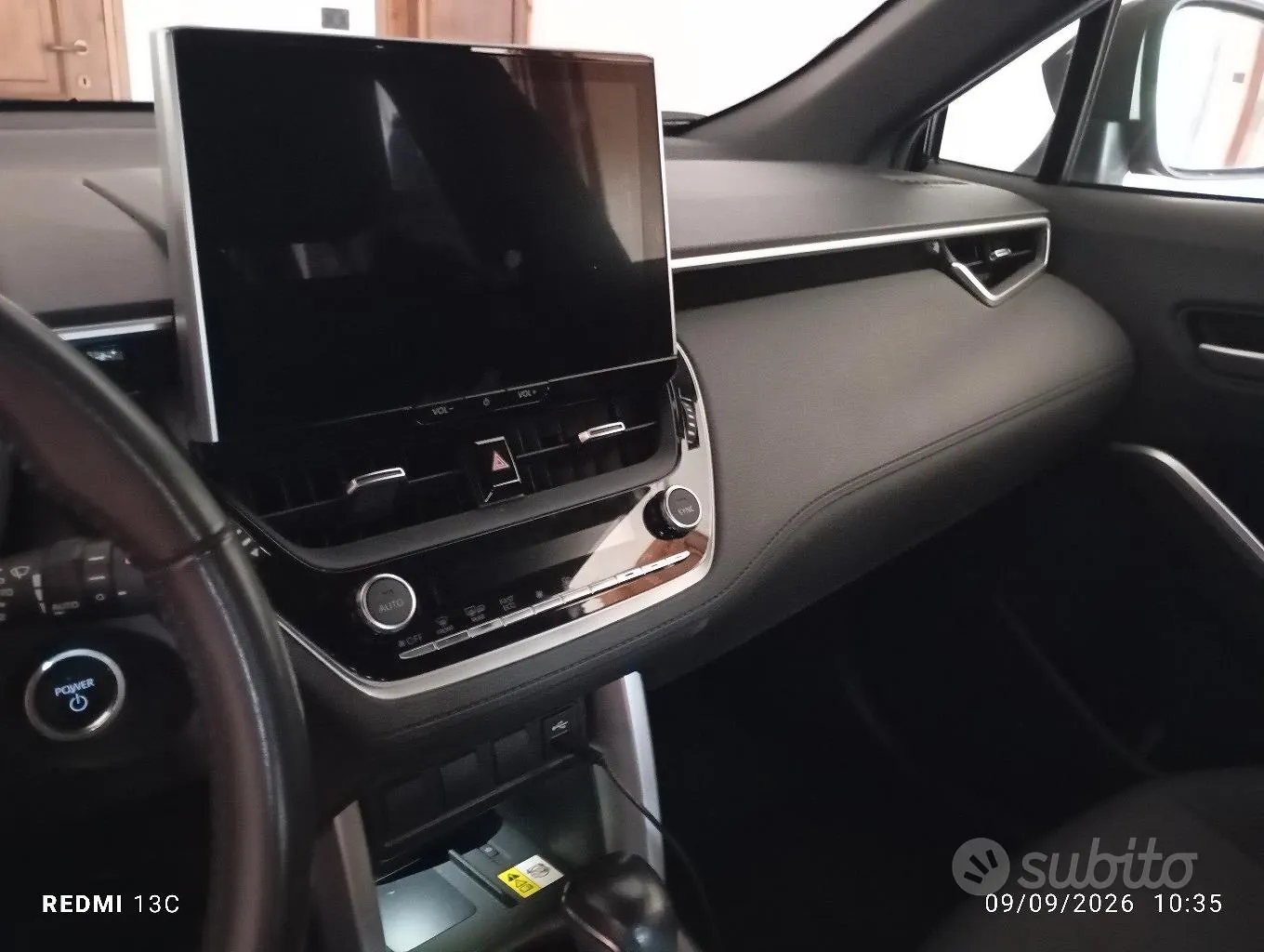 Toyota Corolla Cross 2023 photo 2