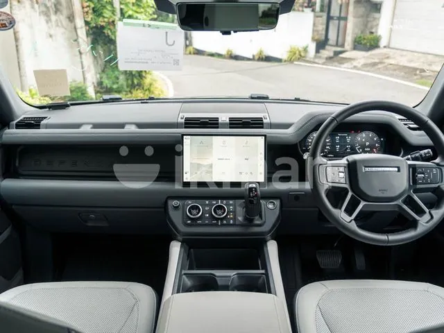 Land Rover Defender 2025 photo 4