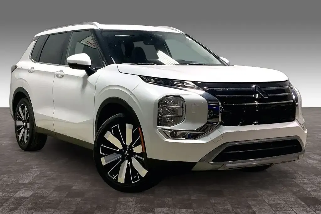Mitsubishi Outlander 2026 photo 2