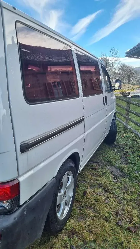 Volkswagen T4 1997 photo 2