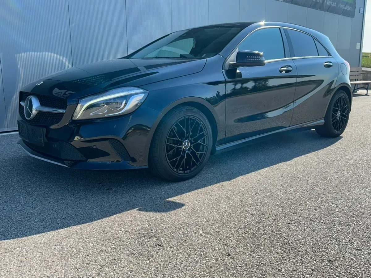 Mercedes-Benz A-Class 2017 photo 2