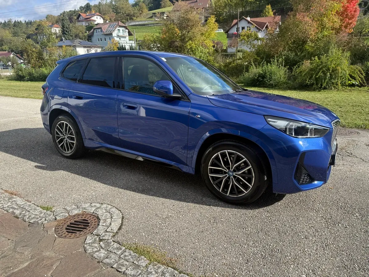BMW Ix1 2024 photo 2