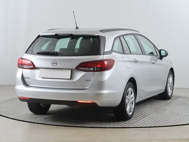 Opel Astra Sport Tourer 2017 photo 3
