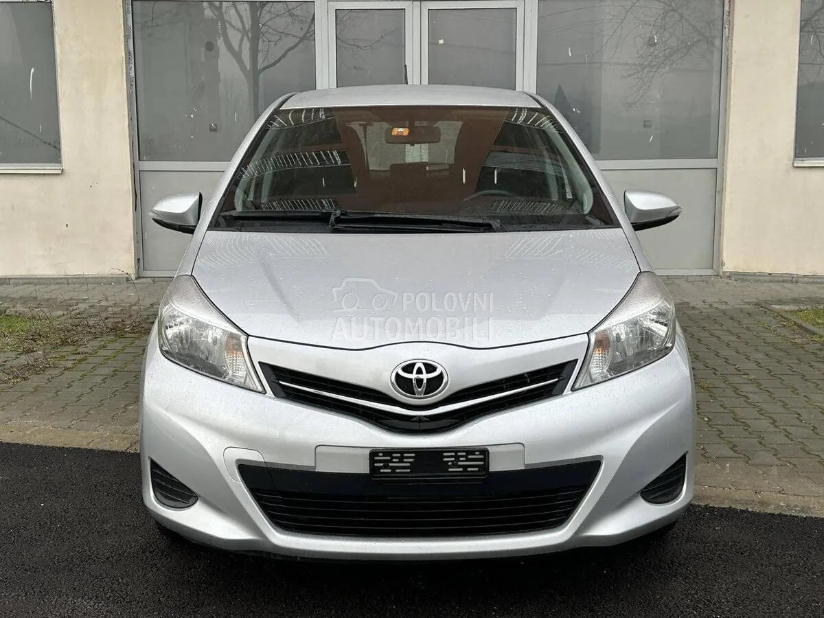 Toyota Yaris 2012 photo 2