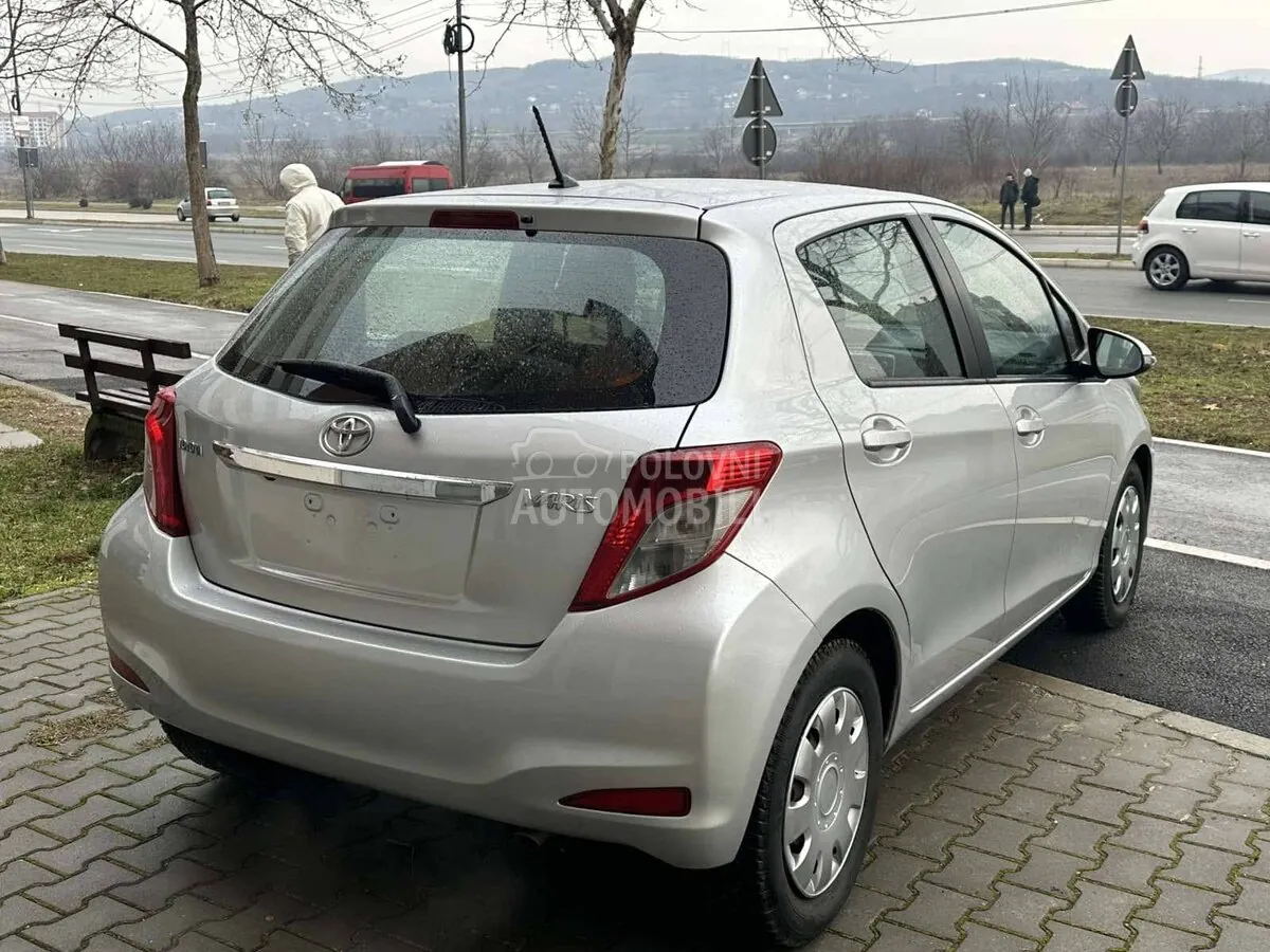 Toyota Yaris 2012 photo 5