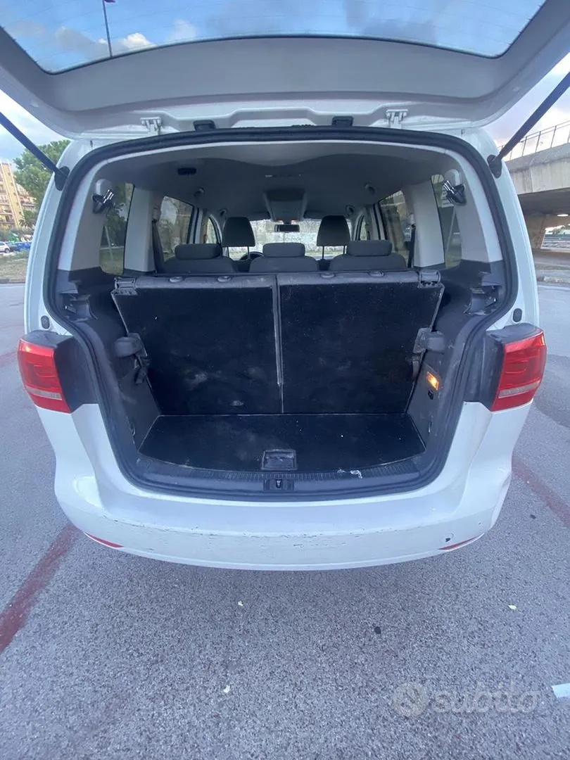 Volkswagen Touran 2012 photo 3