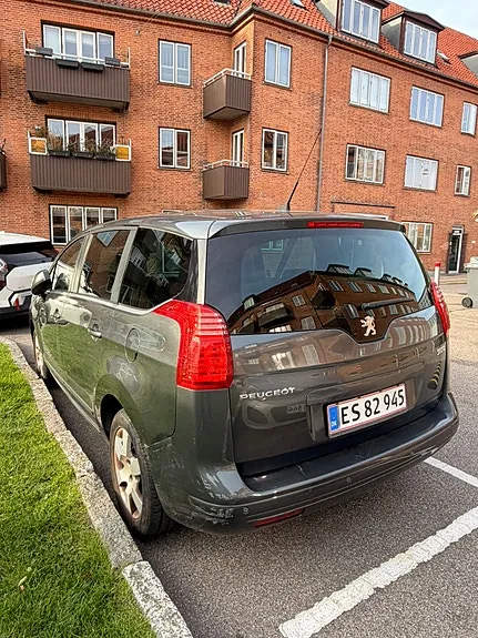 Peugeot 5008 2012 photo 3